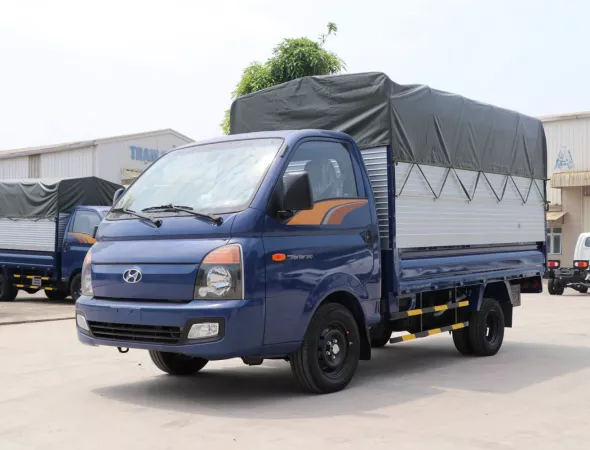 Dịch vụ thay Kính chắn gió xe tải Hyundai 1.5 tấn tận nơi